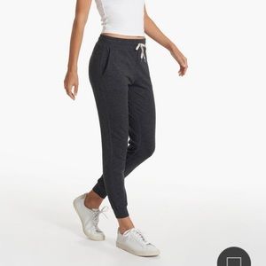 Vuori Performance Joggers Charcoal Heather Medium EUC